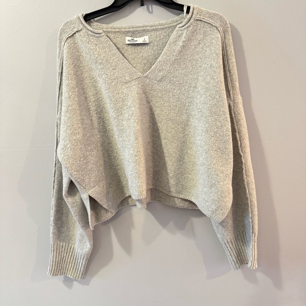 Hollister Gray V-Neck Women's Cropped Sweater Small